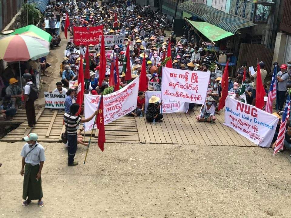 ဖားကန့်မြို့မှ စစ်အာဏာရှင်စနစ် ဆန့်ကျင်ရေး မှော်ပေါင်းစုံ ပင်မသပိတ်စစ်ကြောင်း