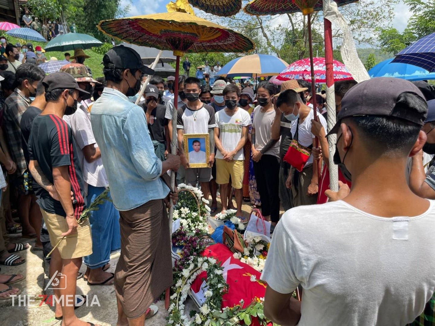ဖားကန့် အေးမြသာယာ ကျေးရွာအုပ်စုတွင် မေလ ၃၁ ရက်နေ့က သေနတ်ဖြင့် ပစ်သတ်ခံခဲ့ရသည့် NLD ပါတီဝင် မနကျေးရွာအုပ်ချုပ်ရေးမှူး ဦးတင်စိုး၏ ဈာပန