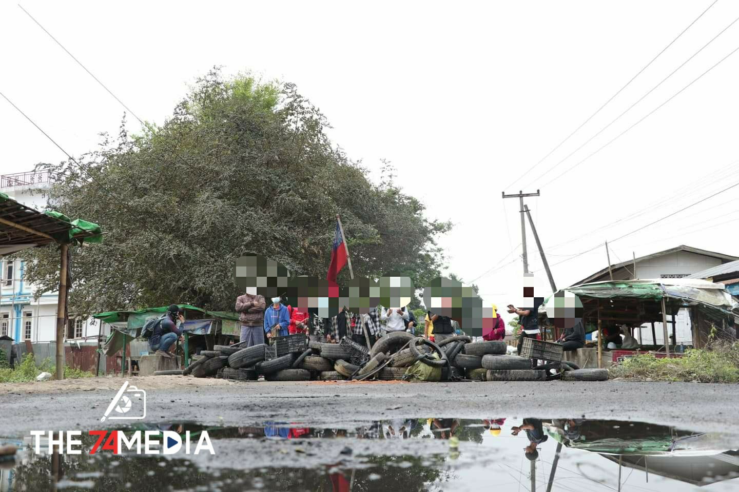 မြစ်ကြီးနားမြို့၊ ရမ်ပူရပ်ကွက်တွင် ခံတပ်ပြုလုပ်ပြီး စစ်အာဏာရှင်စနစ်ဆန့်ကျင်ရေး ဆက်လက်ပြုလုပ်​​နေ။