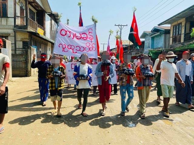 ဖားကန့်မြို့နယ် ဟောင်ပါးကျေးရွာ တာမခန်တွင် စစ်အာဏာရှင်စနစ်ဆန့်ကျင်ရေး လမ်းလျောက်သပိတ်ပြုလုပ်