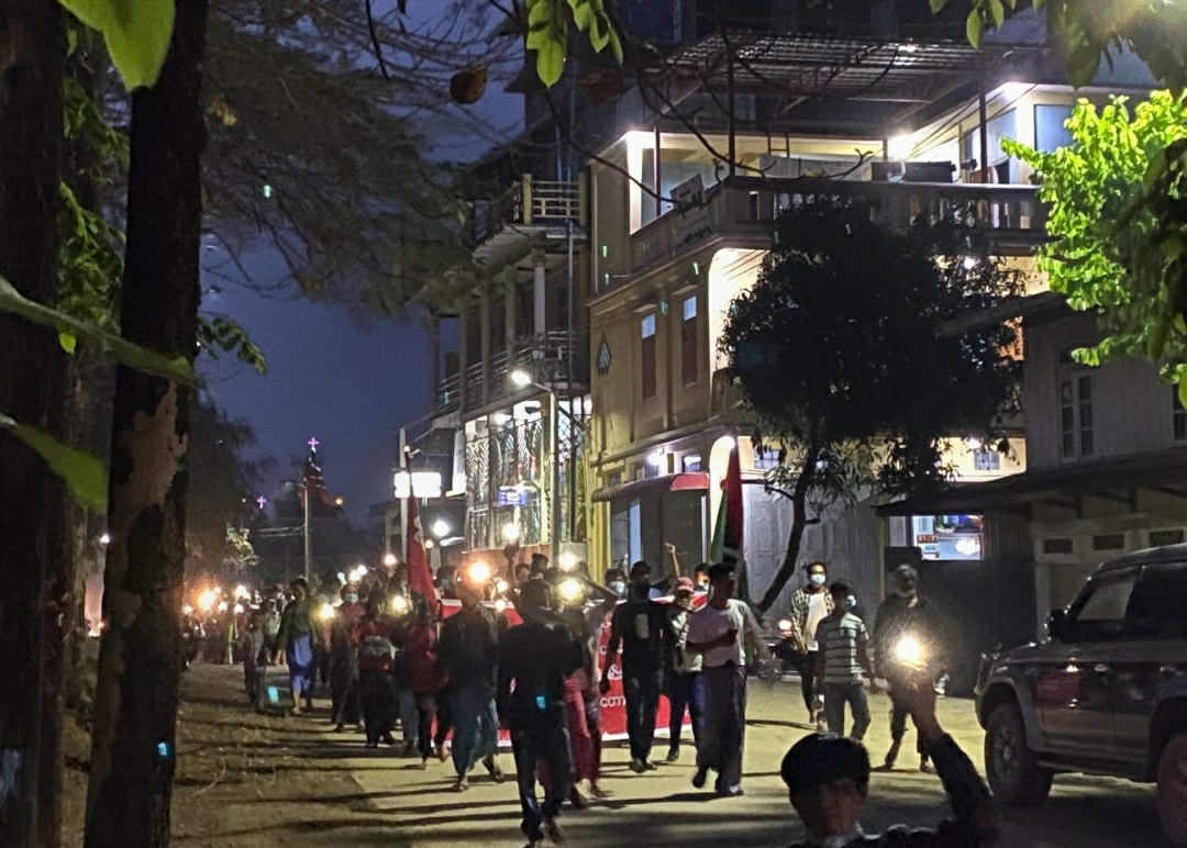 ဖားကန့်မြို့နယ် ဆိုင်း​တောင်ပြည်သူအချို့မှ NUG ကြိုဆိုထောက်ခံ​ခြင်းနှင့် စစ်အာဏာရှင်ဆန့်ကျင်​​​ကြောင်