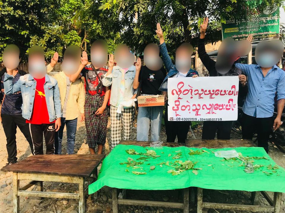 ဝိုင်းမော် ရောင်စုံလူငယ်များအဖွဲ့၏ “လိုသူယူ ပိုသူလှူအစီအစဉ်ကို အောင်မြင်စွာ ဆက်လက်ပြုလုပ်