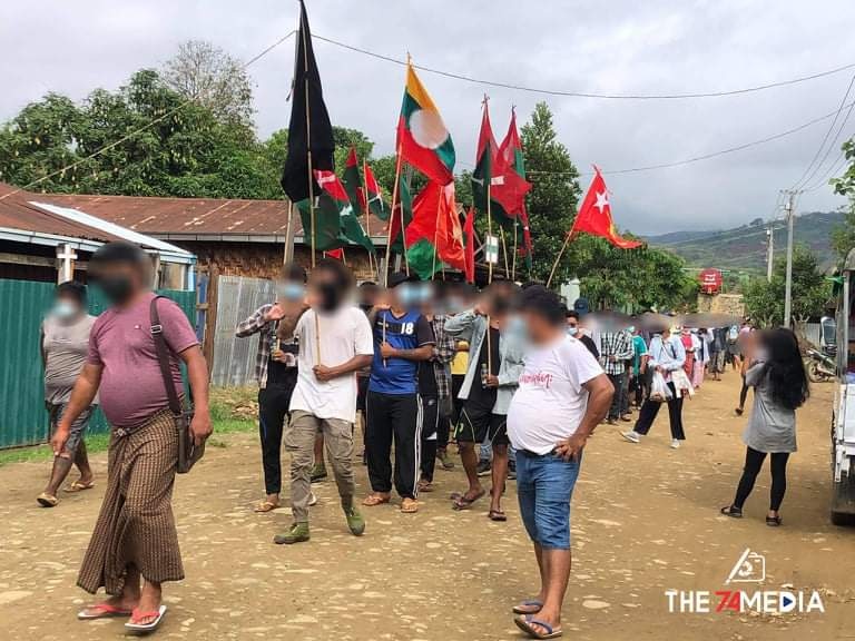ဖားကန့်မြို့နယ် လုံးခင်းအုပ်စုမှ စစ်အာဏာရှင်စနစ် ဆန့်ကျင်ရေးသပိတ်